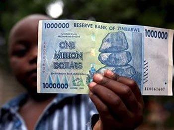 Зимбабвийцы “стирают” нули!